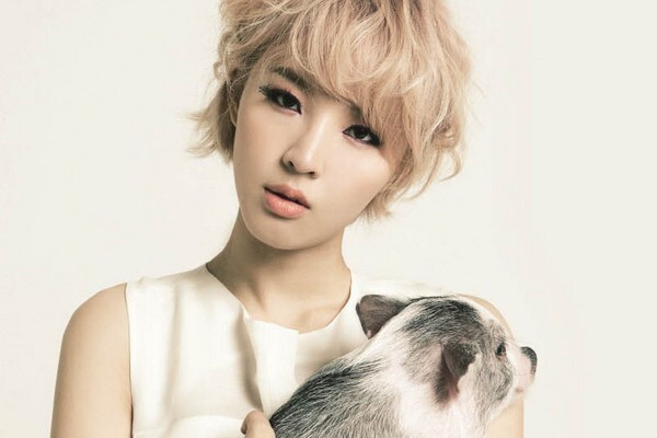 女子演唱组合4MINUTE成员全智允在队伍里面担当什么职务？