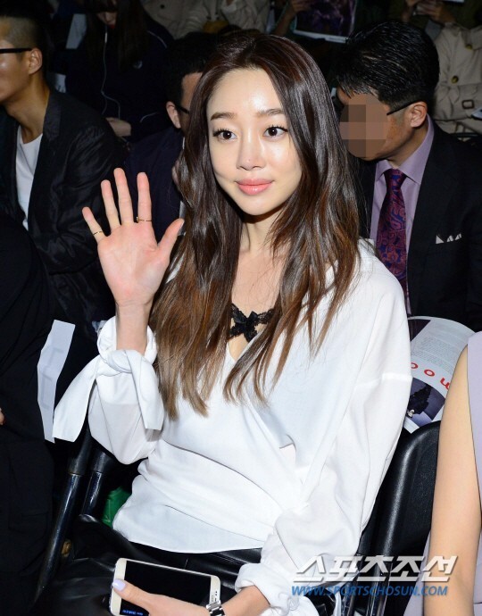 演员崔汝珍确定加盟《丛林》新喀里多尼亚篇 6月初前往新喀里多尼亚拍摄 演员崔汝珍确定加盟《丛林》新喀里多尼亚篇 6月初前往新喀里多尼亚拍摄