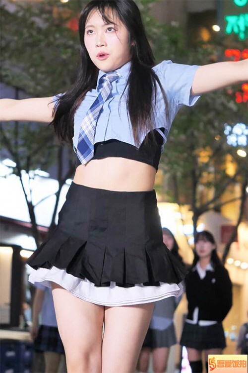 ISSUE 饭拍秀 拍摄日期：20250418【17合集 7.51 GB】