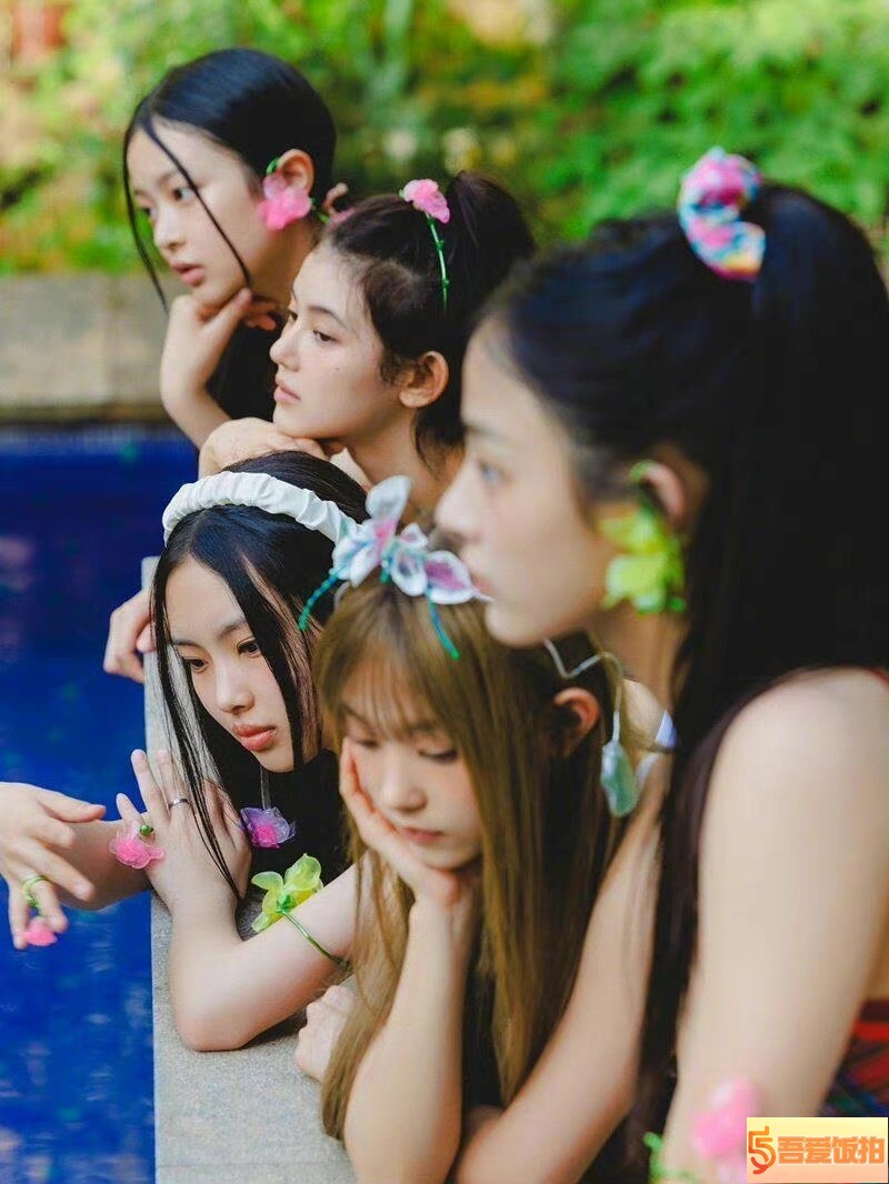 NJZ女团哪年正式宣布组合名？她们由几名成员组成？为何令人印象深刻？