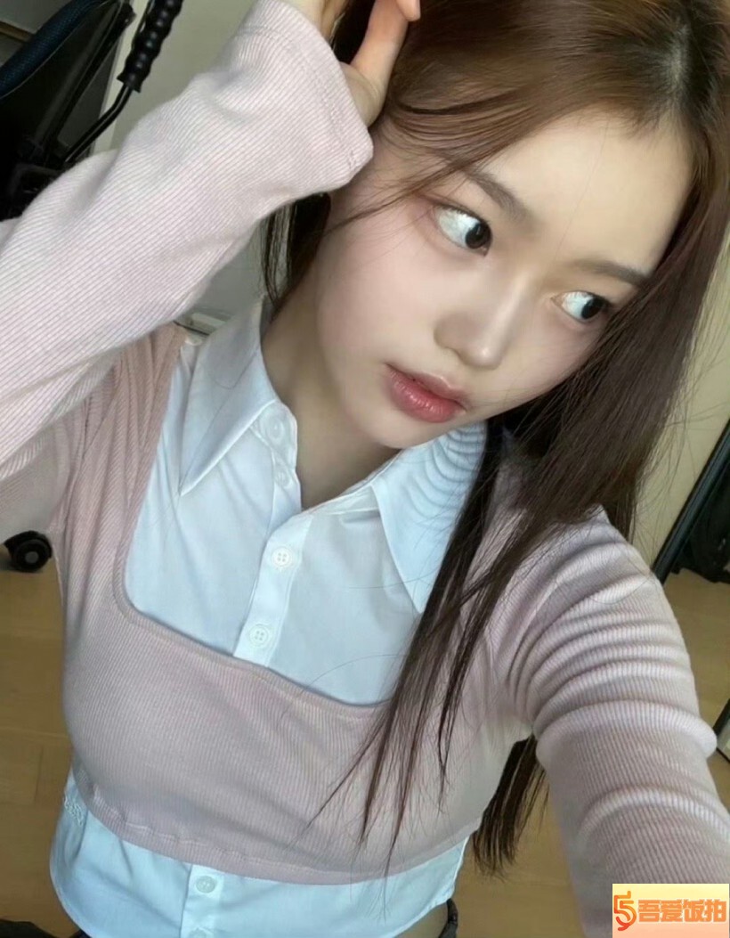 Jeong Saebi郑世菲隶属哪个女团成员？她在哪年参加真人秀节目而出道？