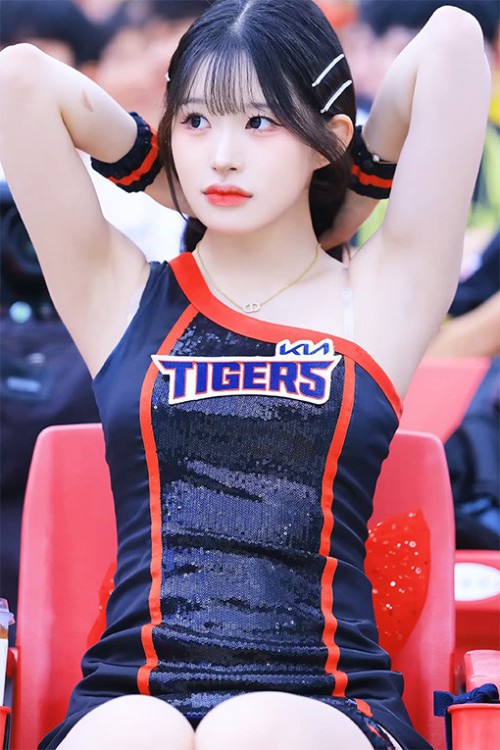 啦啦队 饭拍秀 [ID137760版本]【20合集 1.75 GB】