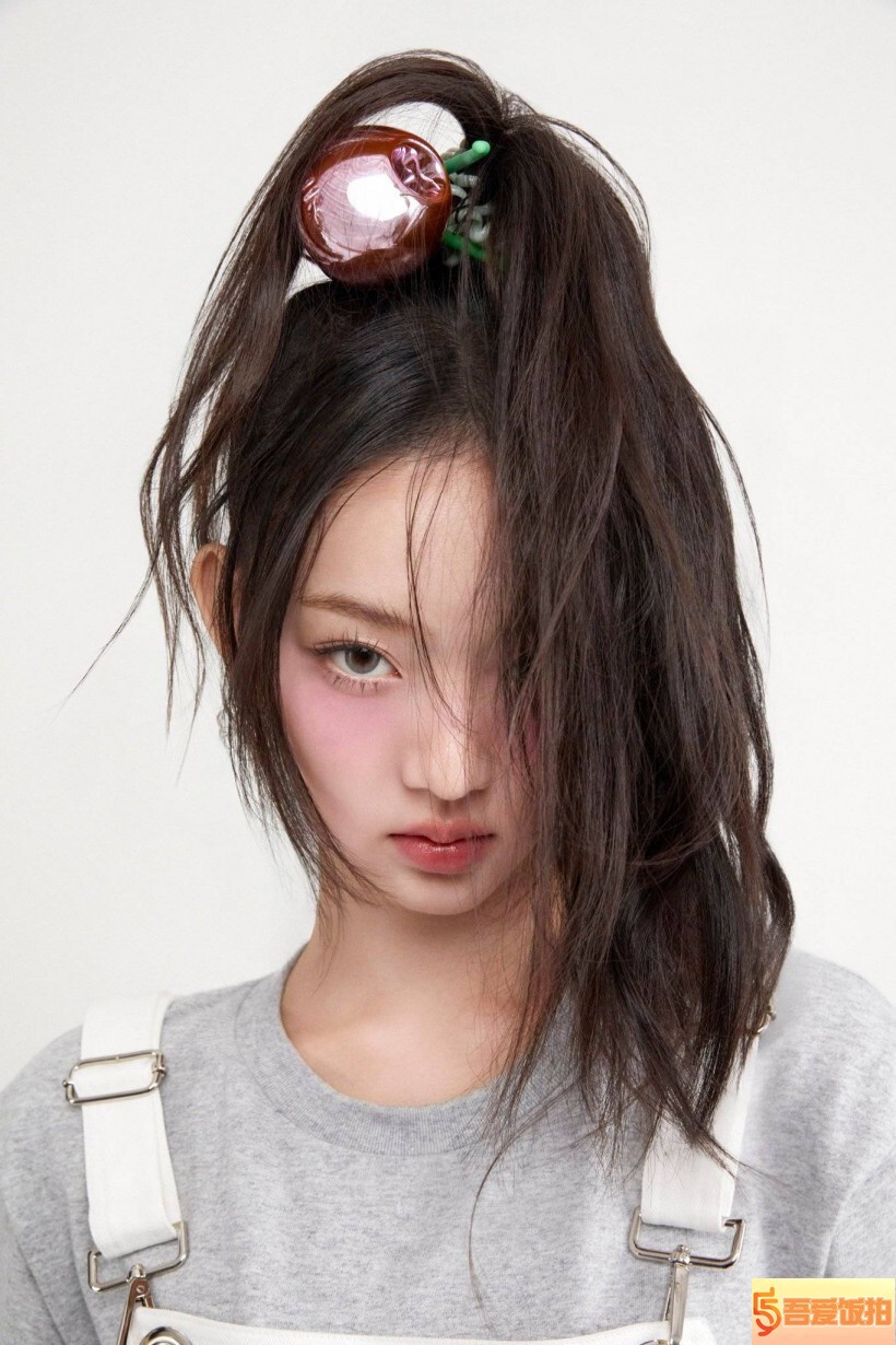 LEESOL李修旻何时成为偶像练习生？她隶属哪个女子组合成员正式出道？